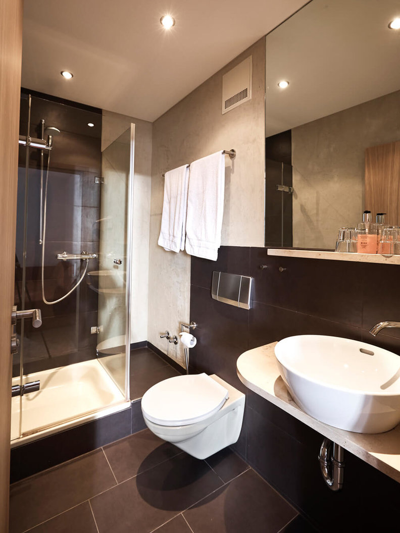 Komfortabel Zimmer mit mit moderner Ausstattung - Basd, WC, Fön, Flachbild-TV